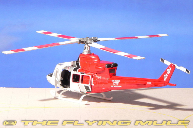412 Diecast ModelLAFD, Los Angeles, CANR-25677 New Ray 1:48