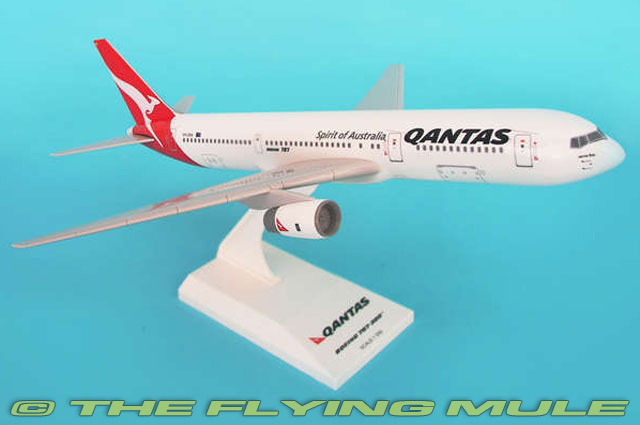 767-300 1:200 Display Model - Skymarks SK-SKR431 - $33.95