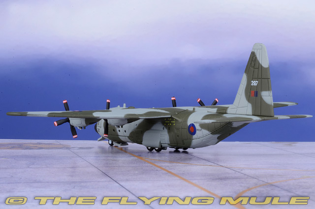 1:200 Lockheed C-130K Hercules C.1 XV297 Lyneham Tactical Wing Royal Air Force N21546 1:200 Lockheed C-130K Hercules C.1 XV297 Lyneham Tactical Wing Royal Air Force N21546
