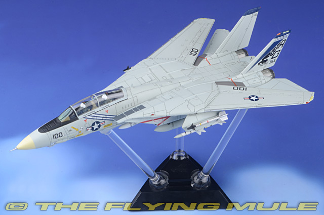 CW 1:72 F-14A TOMCAT VF-143 Pukin Dogs AG100 USS Diecast Aircraft 