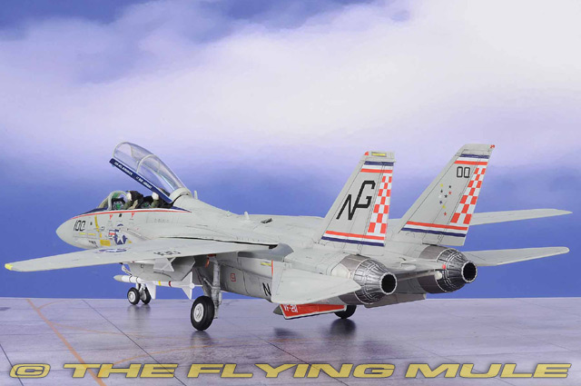 Calibre Wings 1:72 F-14A Tomcat USN VF-211 Fighting Checkmates