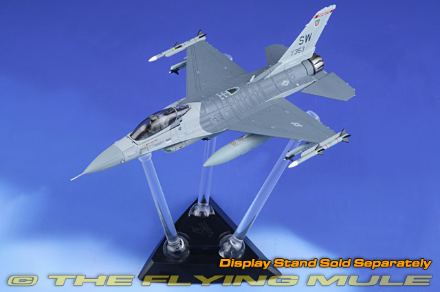 F-16C Fighting Falcon 1:72 Diecast Model - Calibre Wings CL 