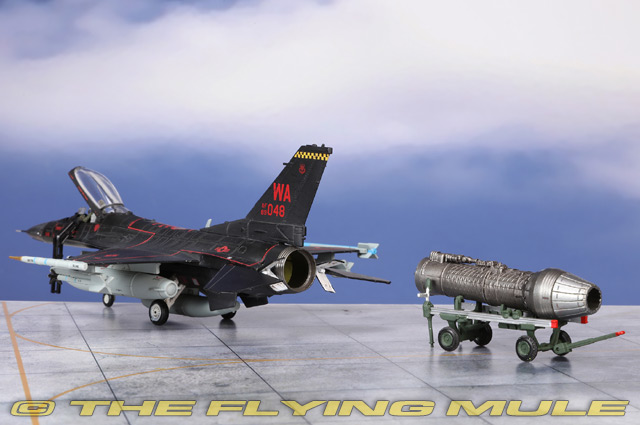 Calibre Wings 1:72 F-16C Fighting Falcon USAF 57th ATG, 64th AGRS