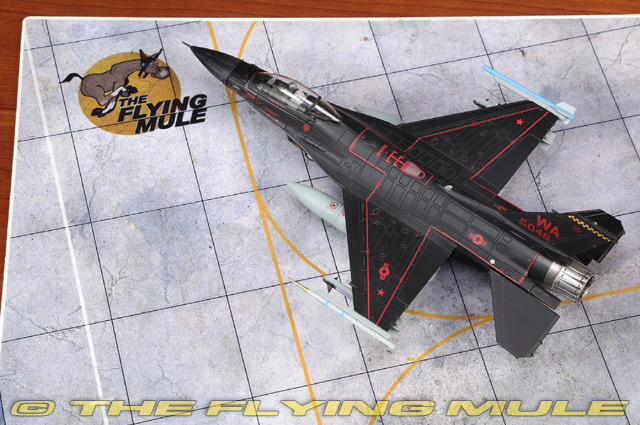 Calibre Wings 1:72 F-16C Fighting Falcon USAF 57th ATG, 64th AGRS