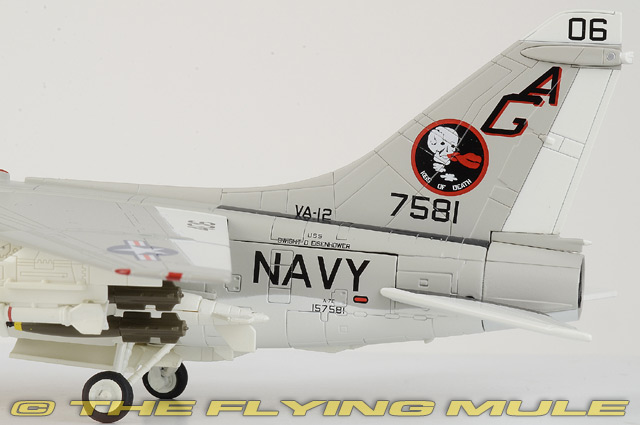 Century Wings 1:72 A-7E Corsair II USN VA-12 Flying Ubangis AG406