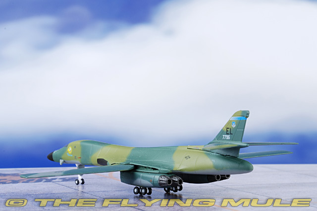Dragon Models 1:400 B-1B Lancer USAF 28th BW, 34th BS Thunderbirds
