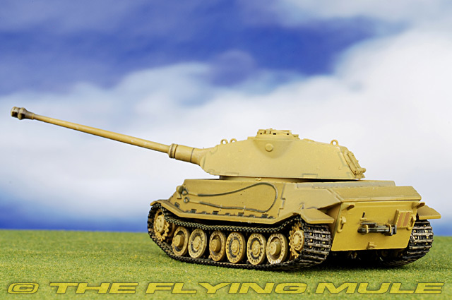 Dragon Models 1:72 VK 45.02(P) A German Army w/Diorama Background