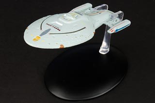 Intrepid-class Starship Diecast Model, Starfleet, NCC-74656 USS Voyager, STAR TREK: