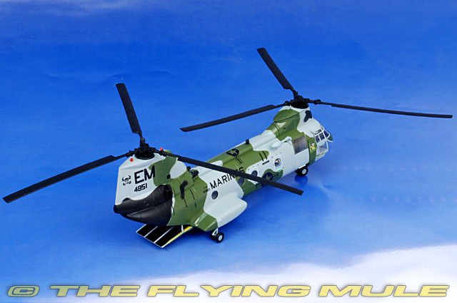 US CH-46F HMX-1 Sea Knight helicopter President transit 1/72 finished Easy model 