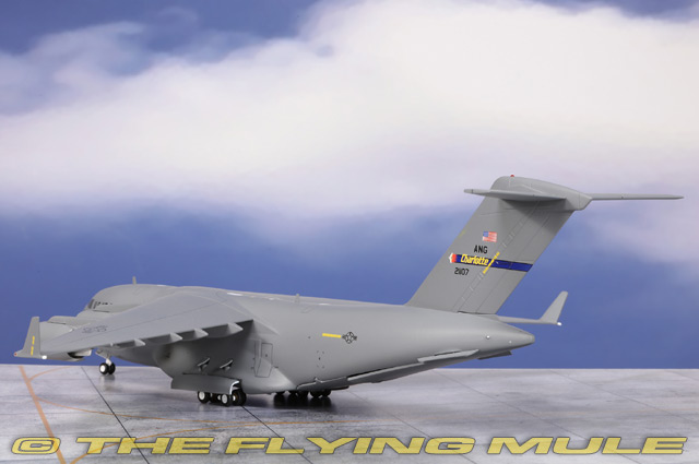 GeminiJets 1:200 C-17A Globemaster III USAF 145th AW NC ANG #02