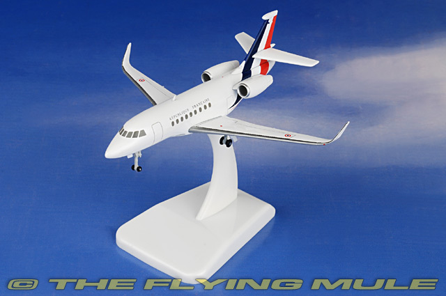 1:200 Hogan Wings 5842 French Air Force Dassault Falcon 2000 