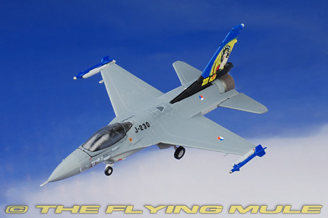 M-SERIES Hogan Wings 1/200 F-16B/D