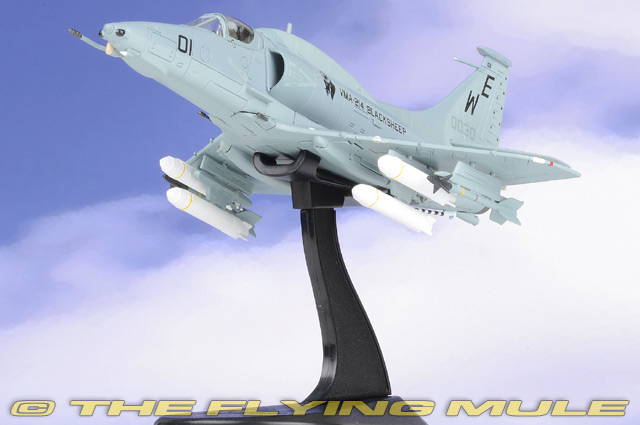Hobby Master 1:72 A-4M Skyhawk USMC VMA-214 Black Sheep WE01 | eBay
