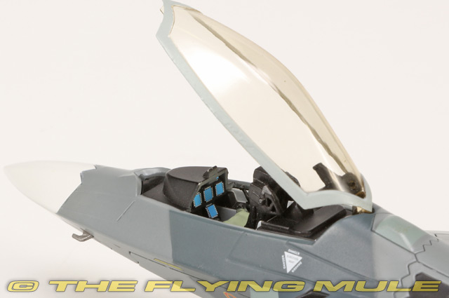 Hobby Master 1:72 F-22A Raptor USAF 57th WG, 64th AGRS Red 09