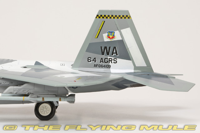 Hobby Master 1:72 F-22A Raptor USAF 57th WG, 64th AGRS Red 09