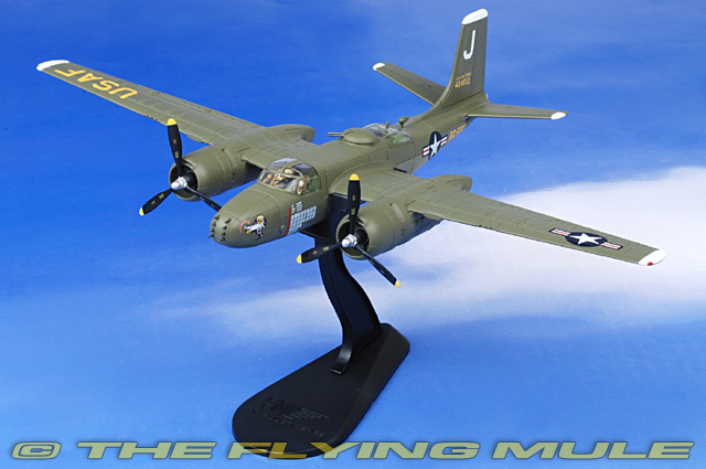 HOBBY MASTER Japan A-26B Invader 44-34374 1/72 diecast plane model aircraft
