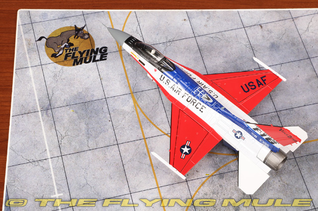 Hobby Master 1:72 F-16CM Fighting Falcon USAF Viper Demo Team #91