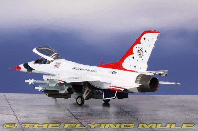 Hobby Master 1:72 F-16C Fighting Falcon USAF Thunderbirds Warbird