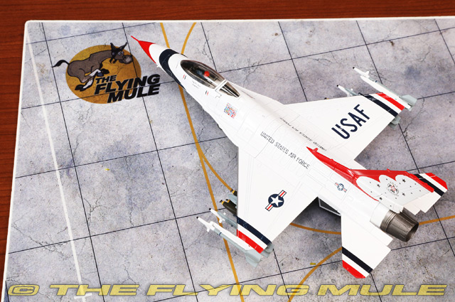 ホビーマスター　F-16 Fighting Falcon 1/72 Hobby Master 1:72 F-16C Fighting Falcon USAF Thunderbirds Warbird