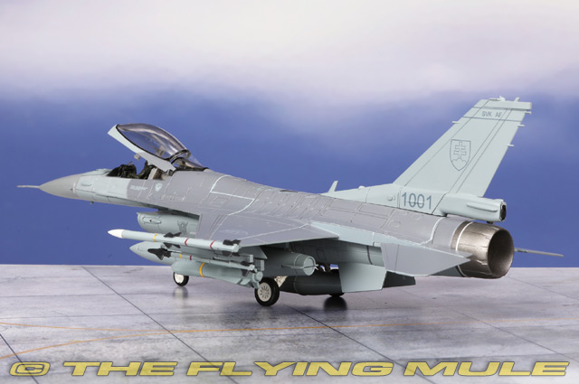 Hobby Master 1:72 F-16V Fighting Falcon Slovak Air Force #1001 | eBay