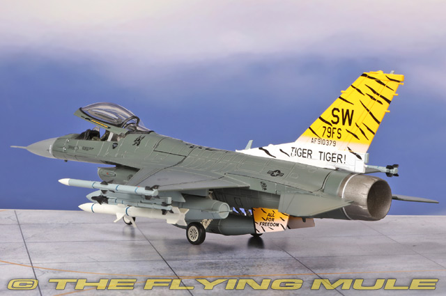 【80年終戦記念】F-16 CM Fighting Falcon ホビーマスター Hobby Master 1:72 F-16C Fighting Falcon USAF 20th FW, 79th FS