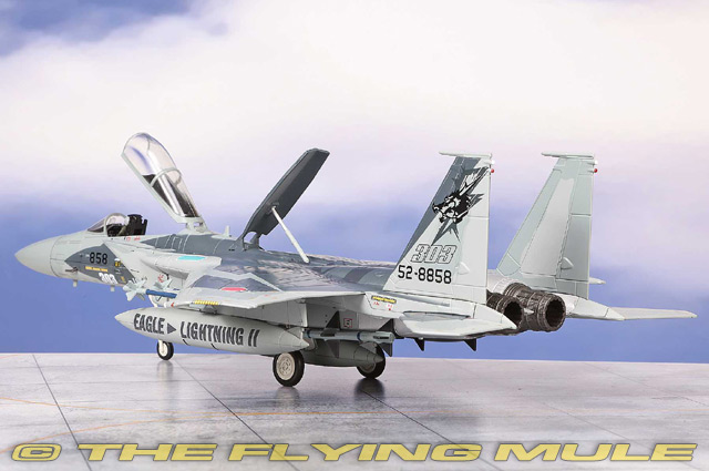 Hobby Master 1:72 F-15J Eagle JASDF 303rd Hikotai Fighting Dragons