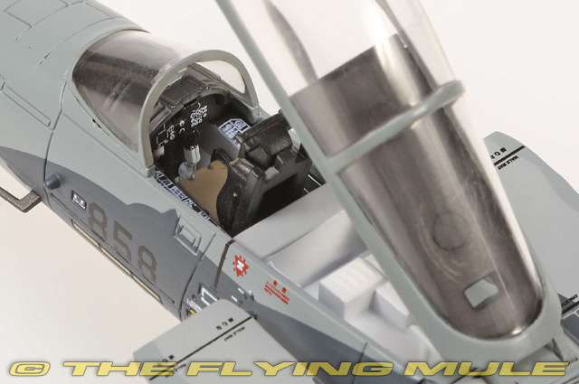 Hobby Master 1:72 F-15J Eagle JASDF 303rd Hikotai Fighting Dragons