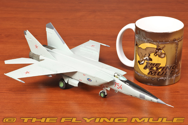 Hobby Master 1:72 MiG-25RBT Foxbat-B Bulgarian Air Force Red 754