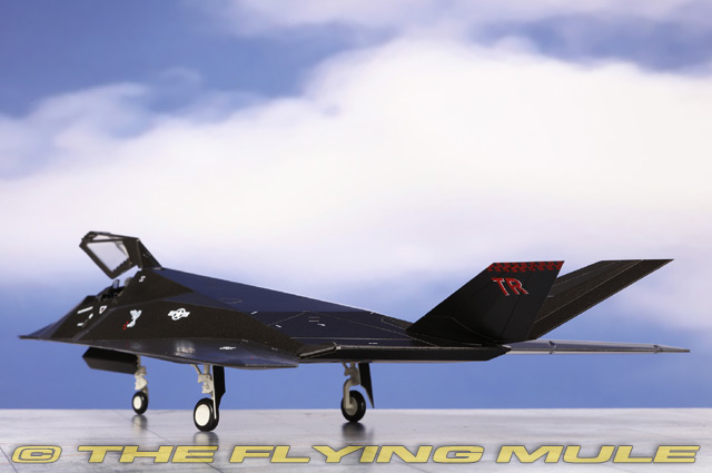 ホビーマスター　HA5812 F-117A Nighthawk 1/72 Hobby Master 1:72 F-117A Nighthawk USAF Dark Knights #88-0841 | eBay