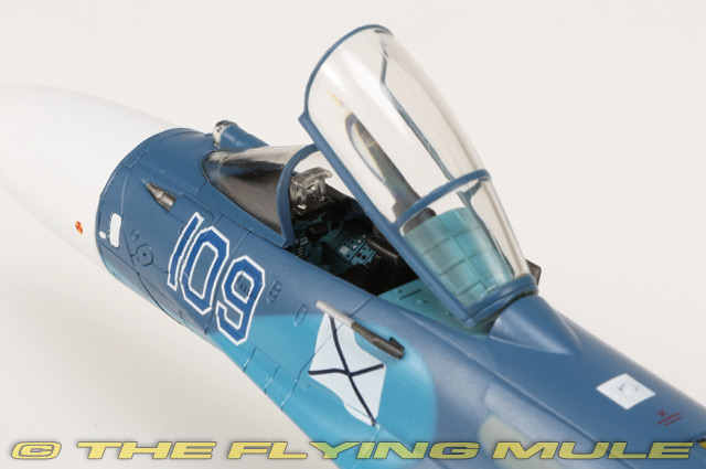 Hobby Master 1:72 Su-27K Flanker-D Russian Navy Blue 109 w/Kh-41