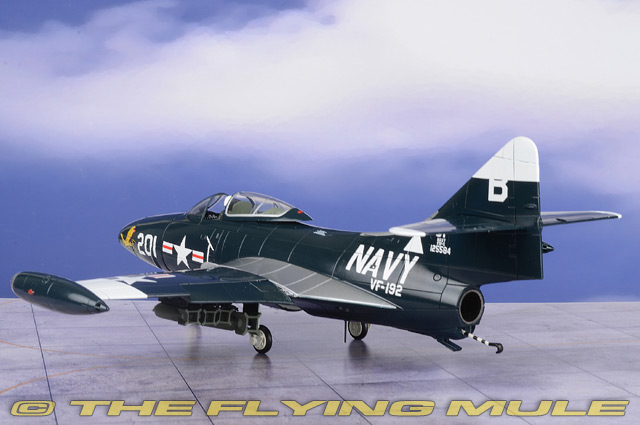 Hobby Master 1:48 F9F-5 Panther USN VF-192 Golden Dragons Golden
