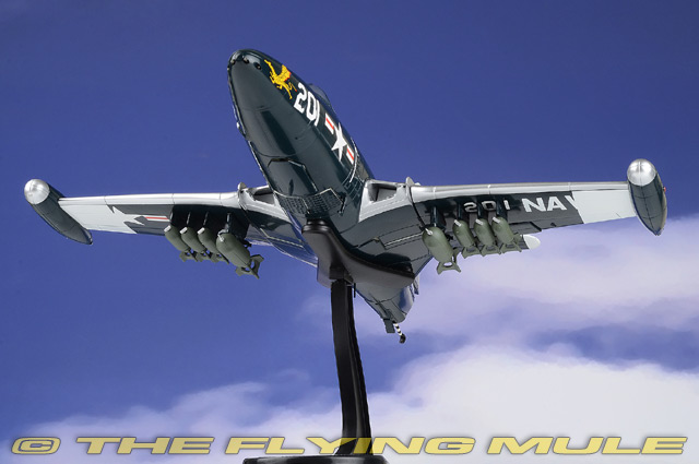 Hobby Master 1:48 F9F-5 Panther USN VF-192 Golden Dragons Golden