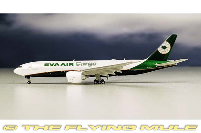 Details about   Flight Miniatures Eva Air Boeing 767-300ER Old Hue Desk Top 1/200 Model Airplane