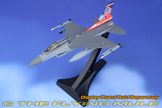 1/72 Scale Diecast Fighter Model F16D Fighting Falcon Aircraft with Stand 