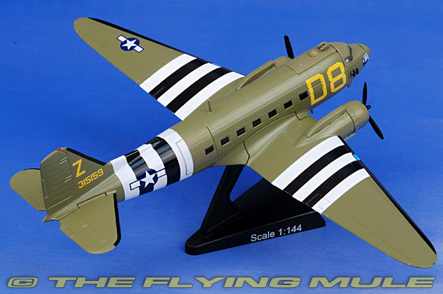 Model Power 5558 - DC-3 Diecast Model, USAAF 439th TCG, 94th TCS 