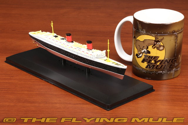 Motor City Classics 1:1250 Queen Elizabeth-class Ocean Liner