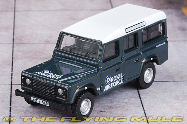 Oxford Diecasts New Land Rover Defender 1/76 scale model 