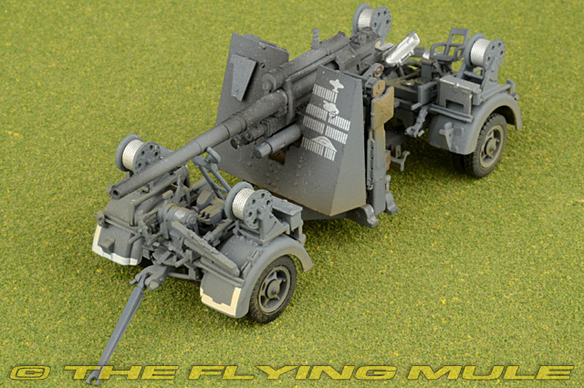 New 1/72 Scale WWII German FLAK 37 Type 88mm Gun With Ammo Gray Plastic Model 