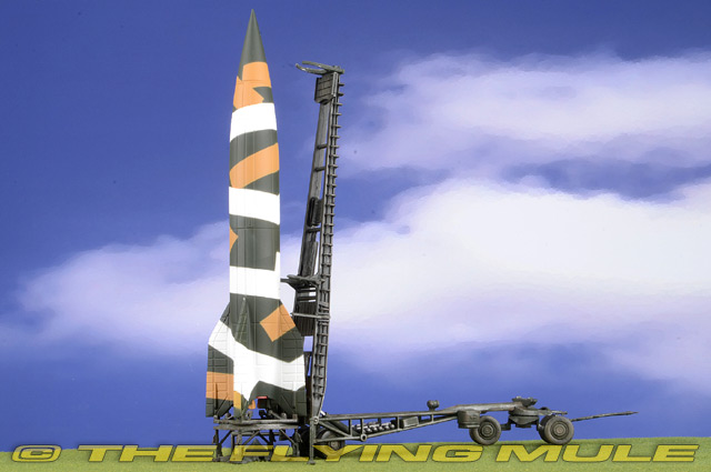 P0323 German V-2 Rocket & Transport Trailer Camouflage PMA 1:72 