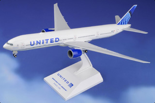 777-300 Display Model, United Airlines, N2749U, w/Landing Gear